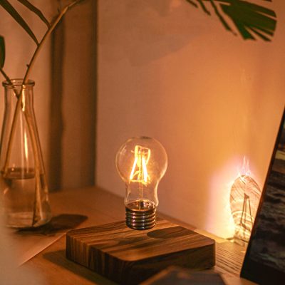 Cosmoflyer - Đèn để bàn bay lơ lửng ECLAT